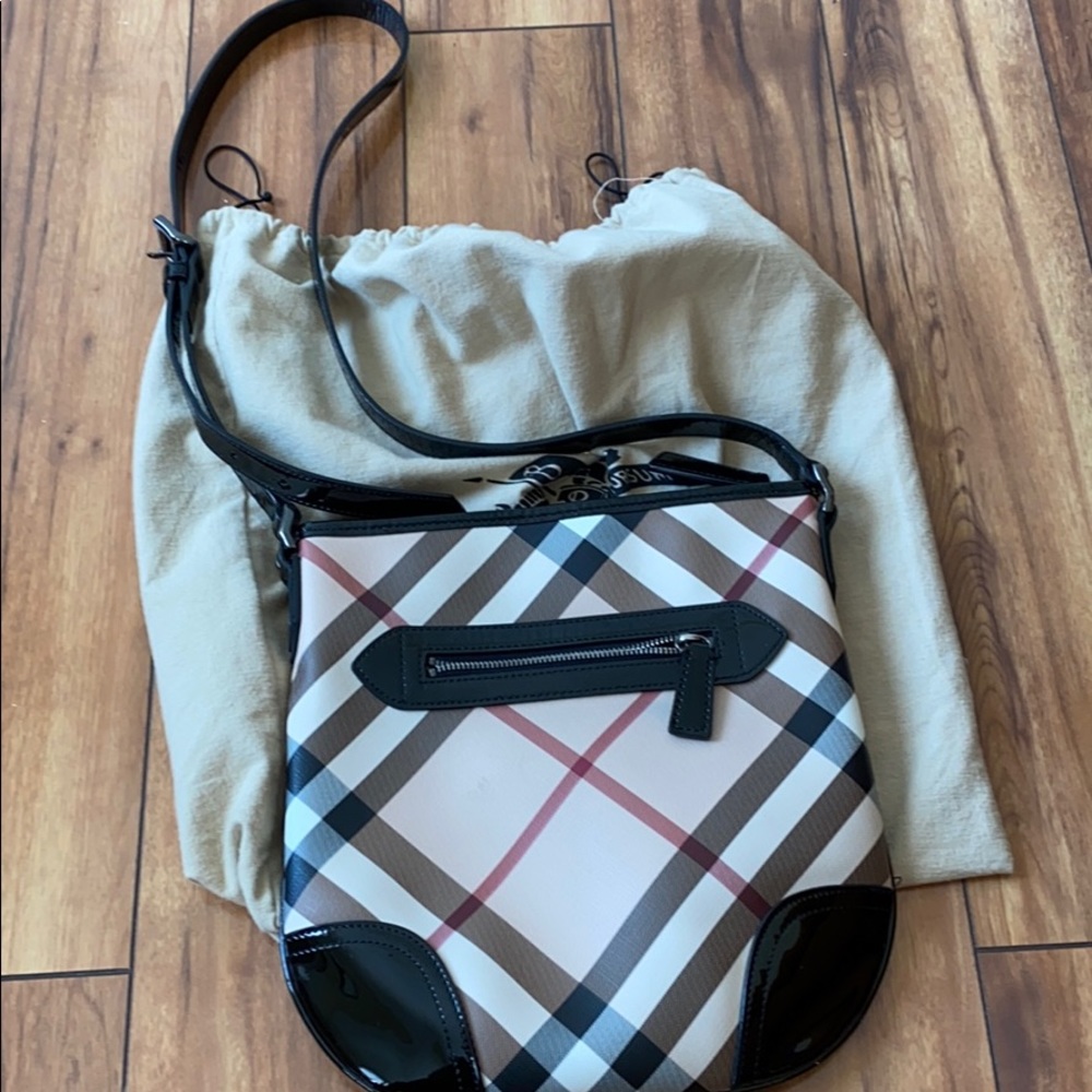 Burberry purse
